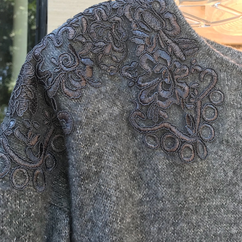 Elle gray sweater